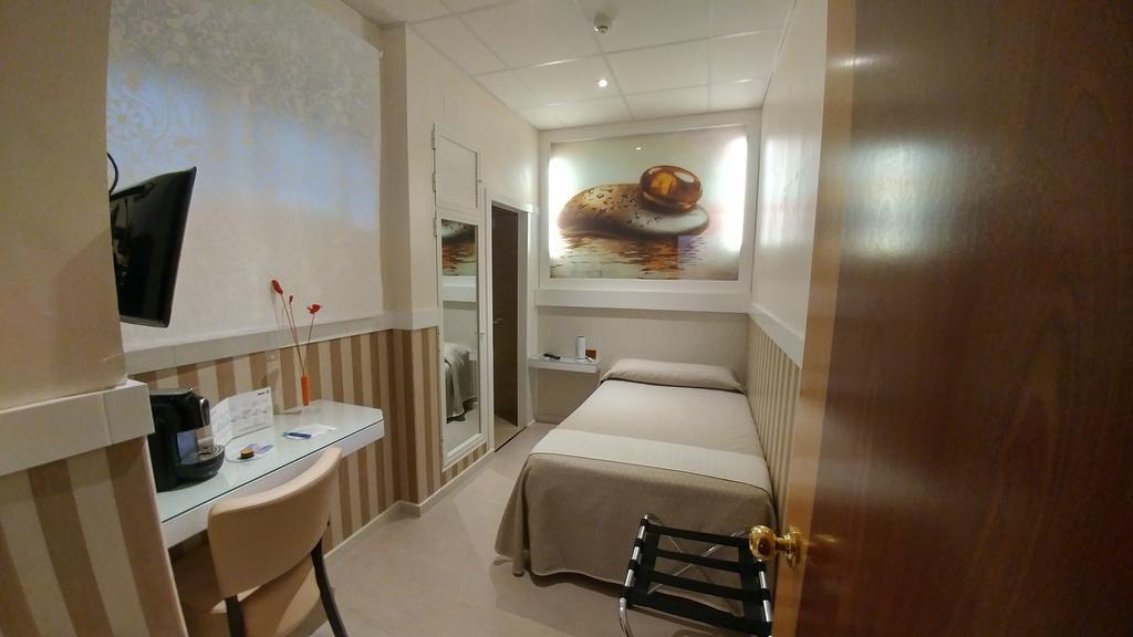 Hostal Paris サン・フェルナンド エクステリア 写真
